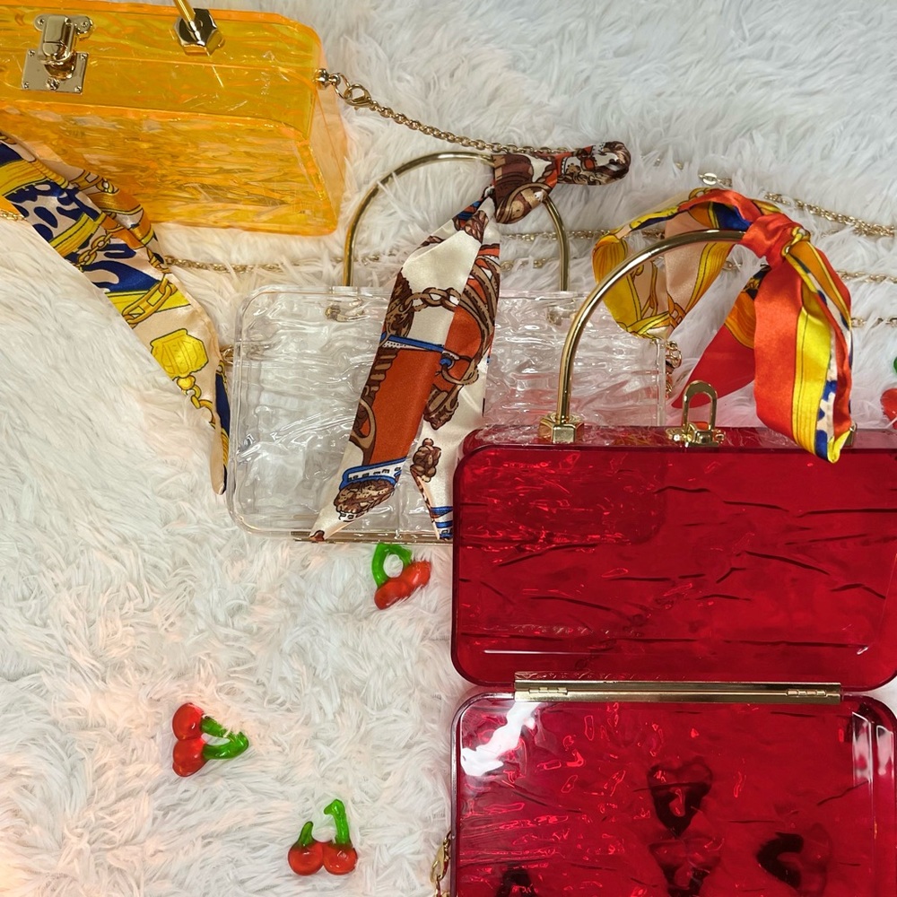 CLASSY CLEAR PURSES